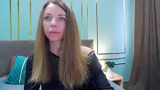 KrissBird on StripChat 