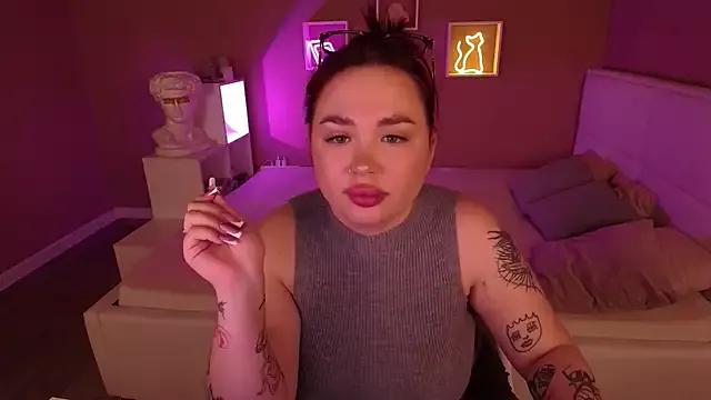 KristyMoss on StripChat 