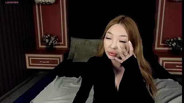 KyliaSweet on StripChat 