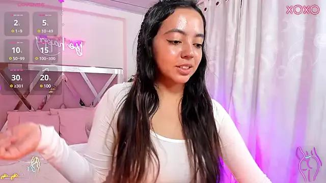 Laraa_tay on StripChat 