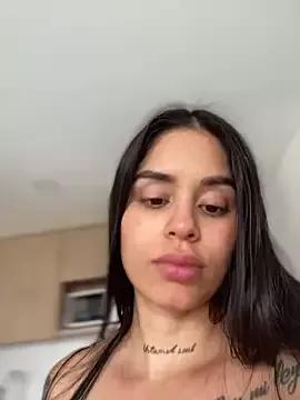 LaraHenao on StripChat 