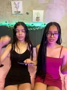 Latinas_morenas on StripChat 