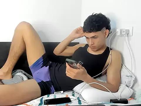 LatinHot_couple_ on StripChat 