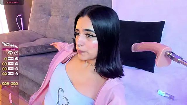 laura__hentaiii on StripChat 