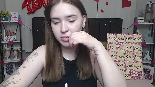 LauraHlot on StripChat 