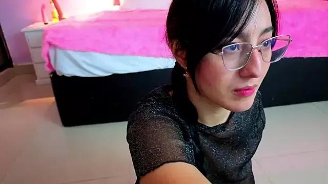 layla_santana on StripChat 