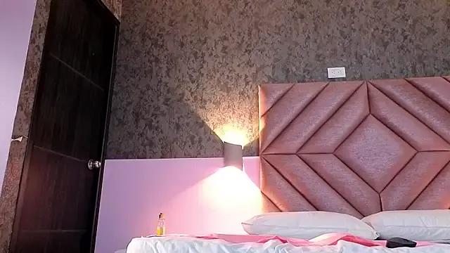 layla_santana on StripChat 