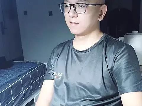 leoUSIR on StripChat 