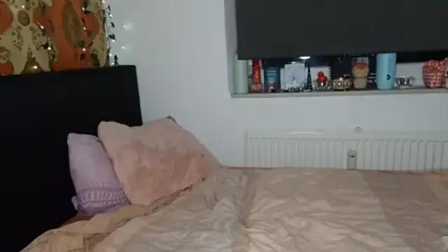 LiaLuxuria on StripChat 