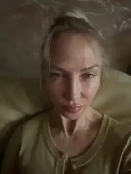 Lilay1 on StripChat 
