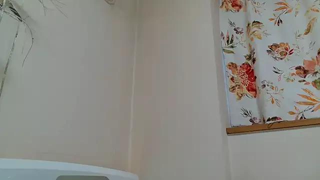liliyRiSAcha-n on StripChat 