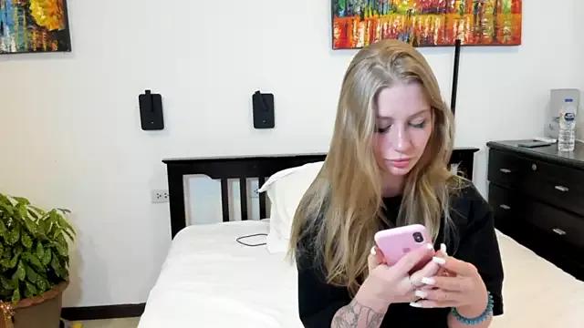 Lilloona on StripChat 