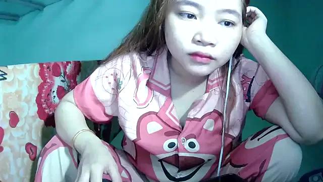 Lily3322 on StripChat 