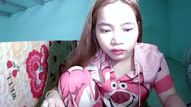 Lily3322 on StripChat 