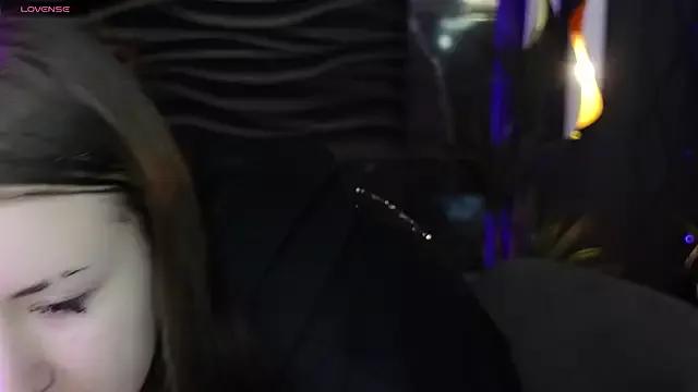 Lily_Moonlight on StripChat 