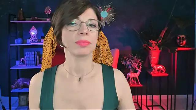 LindaGarrza on StripChat 