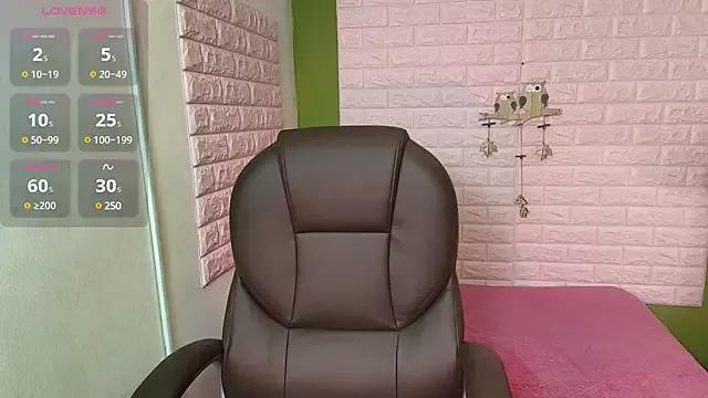 little__nickii on StripChat 