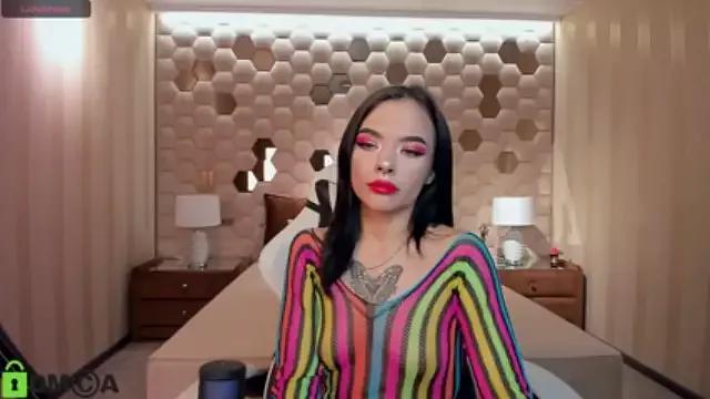 little_bird_h on StripChat 