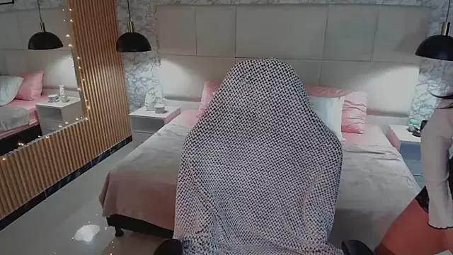 LittleRossiie on StripChat 