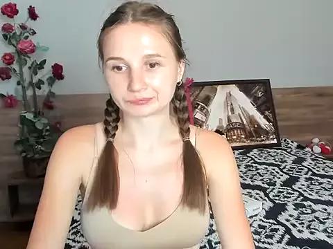 LleylaLo on StripChat 
