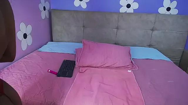 Lola_Vecassalt on StripChat 
