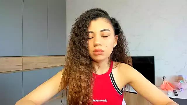 LooveNest on StripChat 