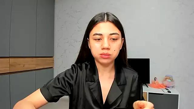 LooveNest on StripChat 