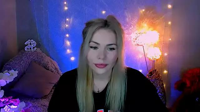 LoraBoyar on StripChat 