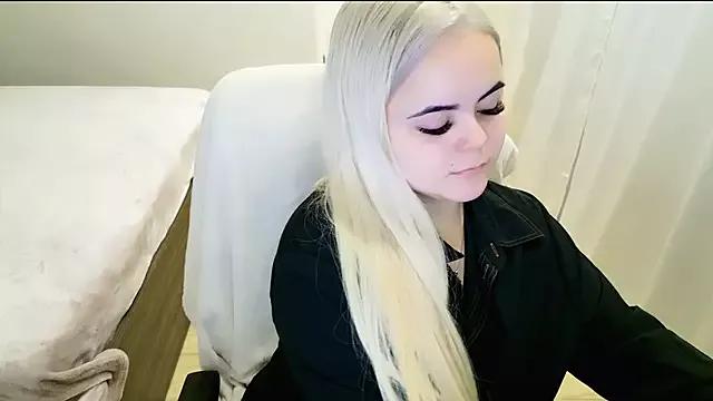 lovely-eyes on StripChat 