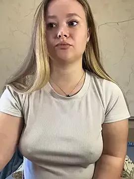 LovelyCaramelle on StripChat 
