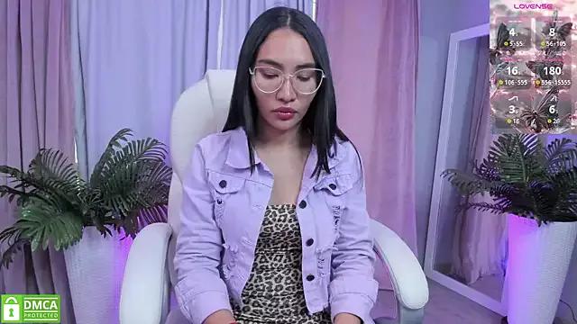 lucyy_liiuu on StripChat 