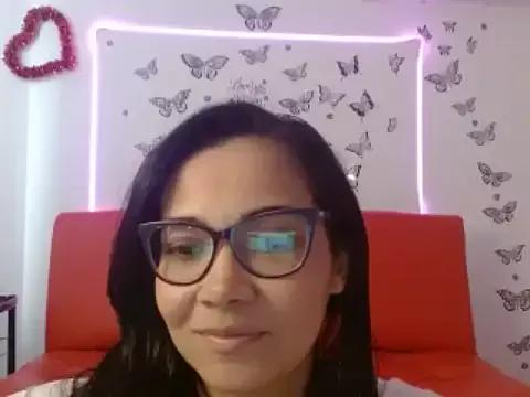 Lululatinsexy23 on StripChat 