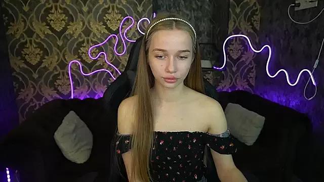 LunaaBliss on StripChat 