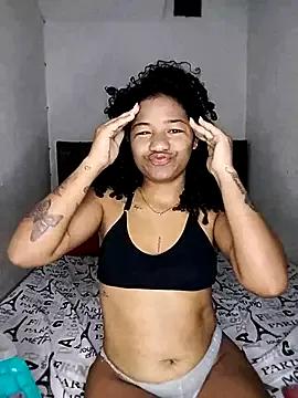 lunapirce on StripChat 