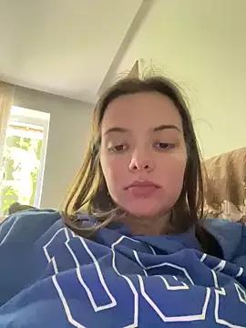 LunarElf25 on StripChat 
