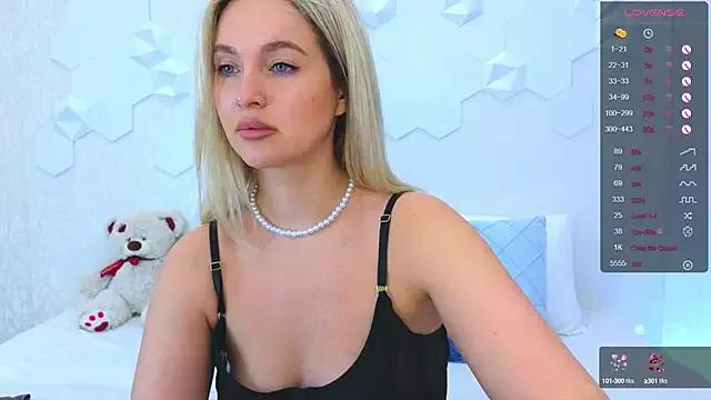 Lynna_Sparks on StripChat 