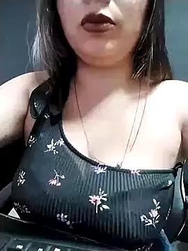 MaddyVelez on StripChat 