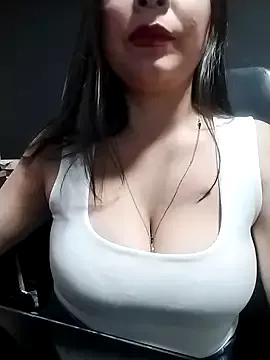 MaddyVelez on StripChat 