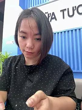 Mai2x_18 on StripChat 