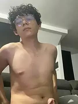 Maximiliano_7 on StripChat 