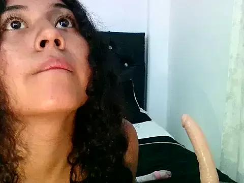 mia_coluccy_kiss on StripChat 