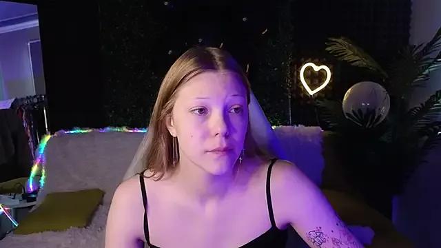 miawhip on StripChat 