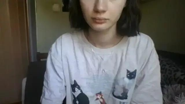 mikkilovee on StripChat 