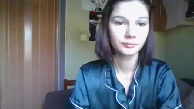 mikkilovee on StripChat 
