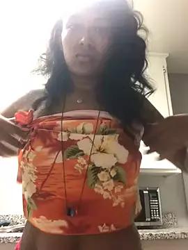 milanxoxo on StripChat 
