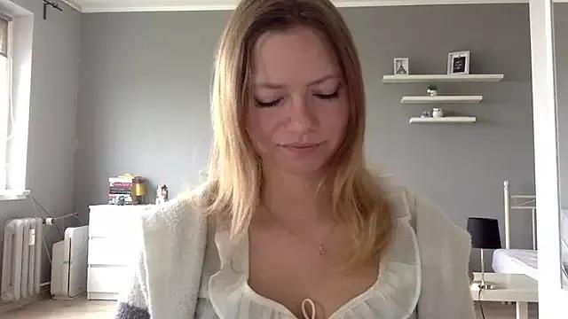 MillieShow on StripChat 