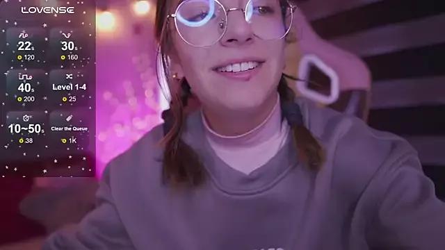 milly_kenner on StripChat 