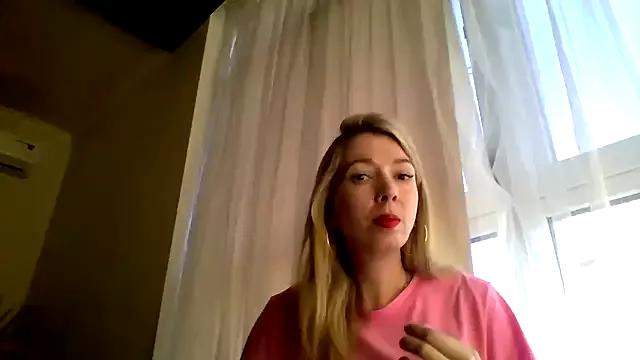 Miravexi on StripChat 
