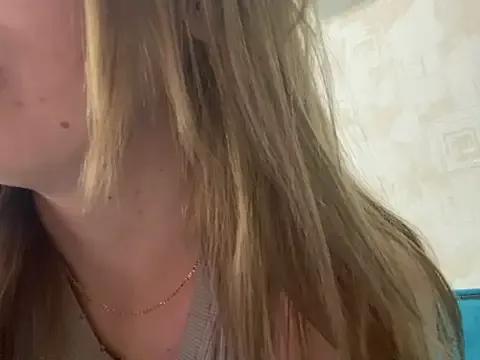 Mirenaina656 on StripChat 
