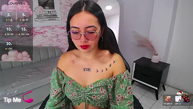 miss_andreaa_t on StripChat 